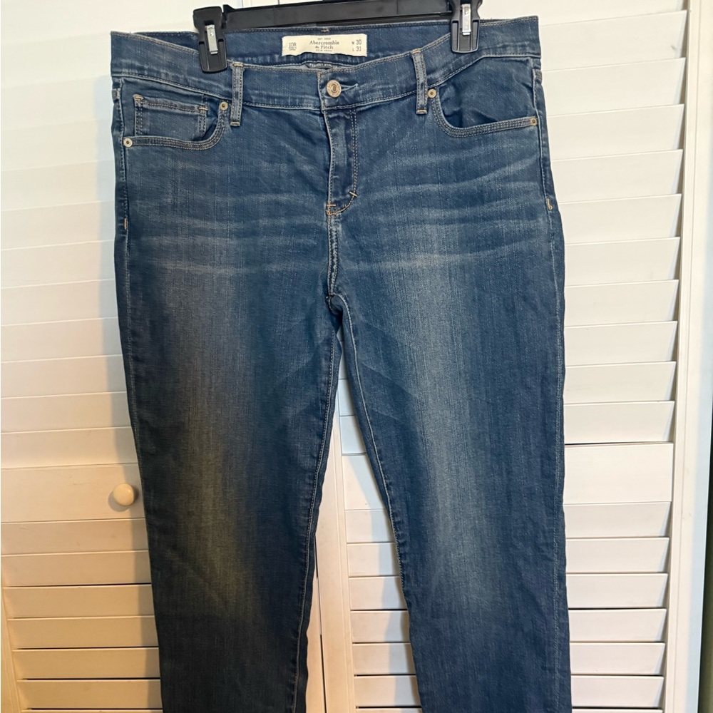 Abercrombie & Fitch Women's Skinny Jeans in Blue Wash